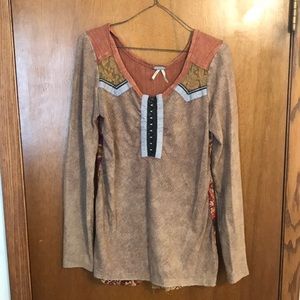 Buckle fun Long Sleeve Top
